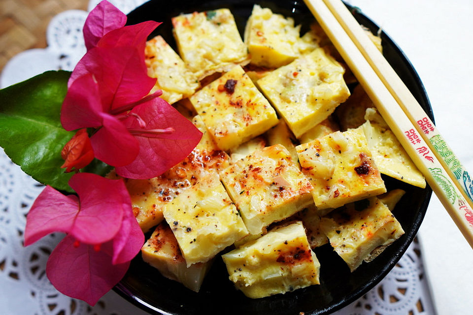 Chinesisches Blumenkohlomelett als Beilage