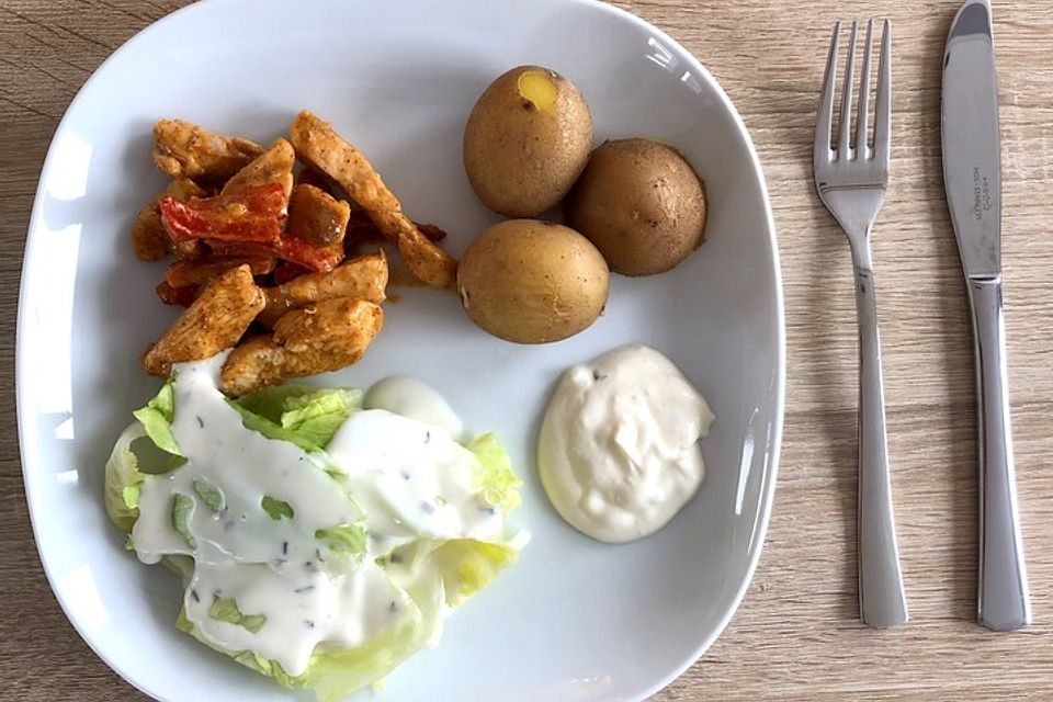 Paprikahähnchen mit Pellkartoffeln