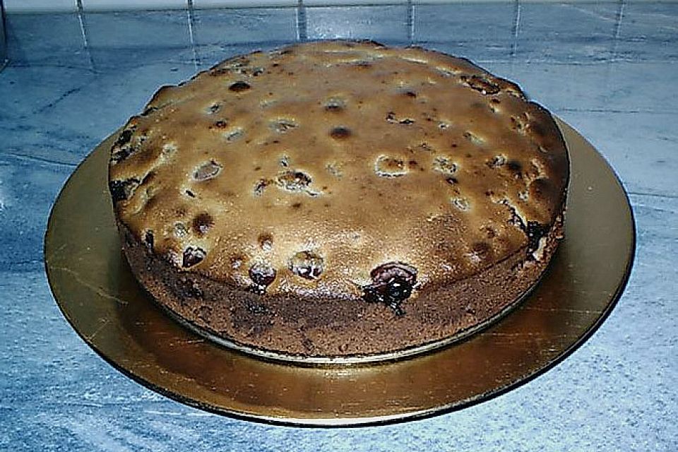 Kirschkuchen mit Marzipanguss