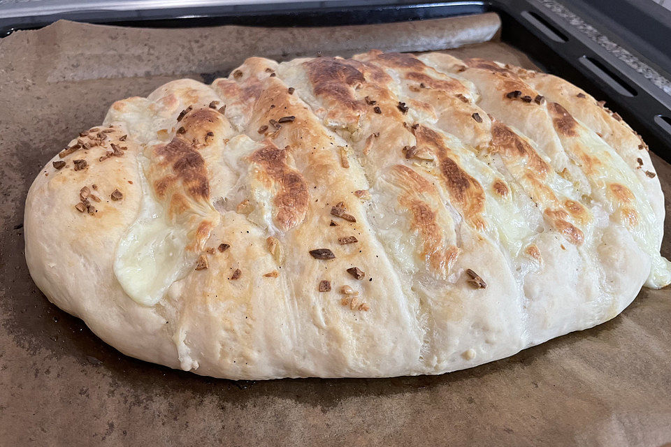 Knoblauch-Mozzarella-Brot