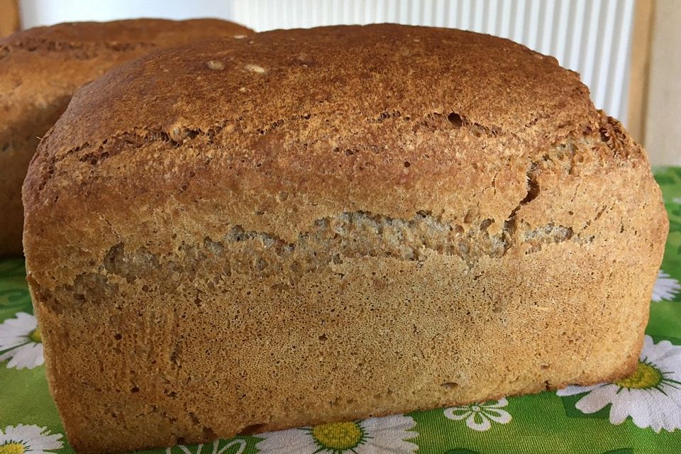 Weizen-Dinkel-Sonnenblumenbrot