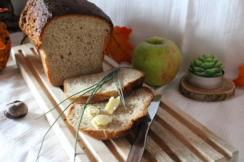 Weizen-Dinkel-Sonnenblumenbrot