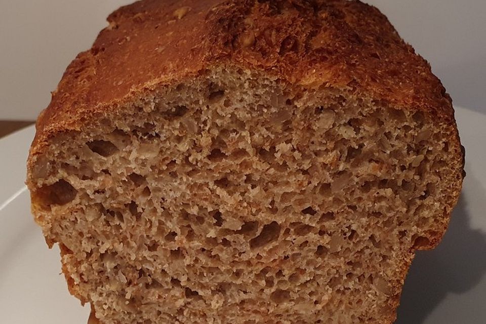 Weizen-Dinkel-Sonnenblumenbrot