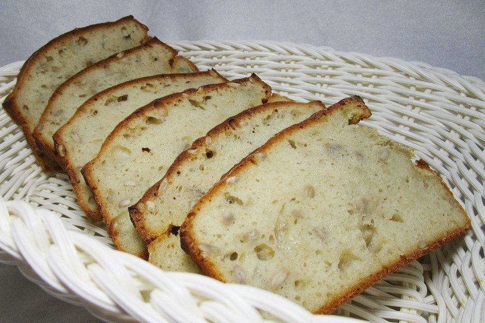 Weizen-Dinkel-Sonnenblumenbrot