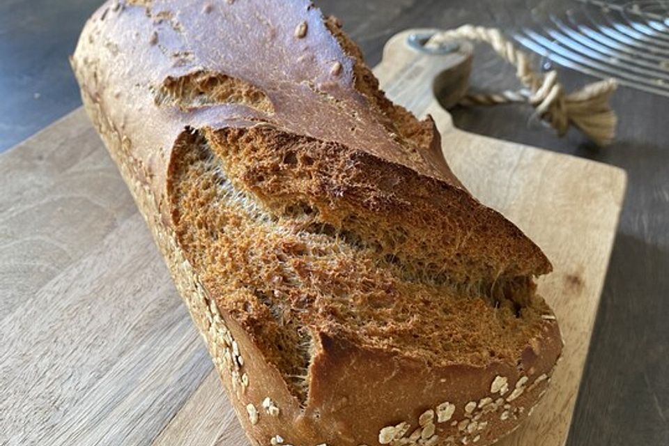 Weizen-Dinkel-Sonnenblumenbrot