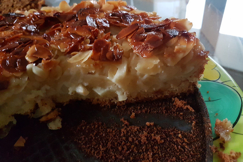 Apfelblechkuchen mit Nusshaube