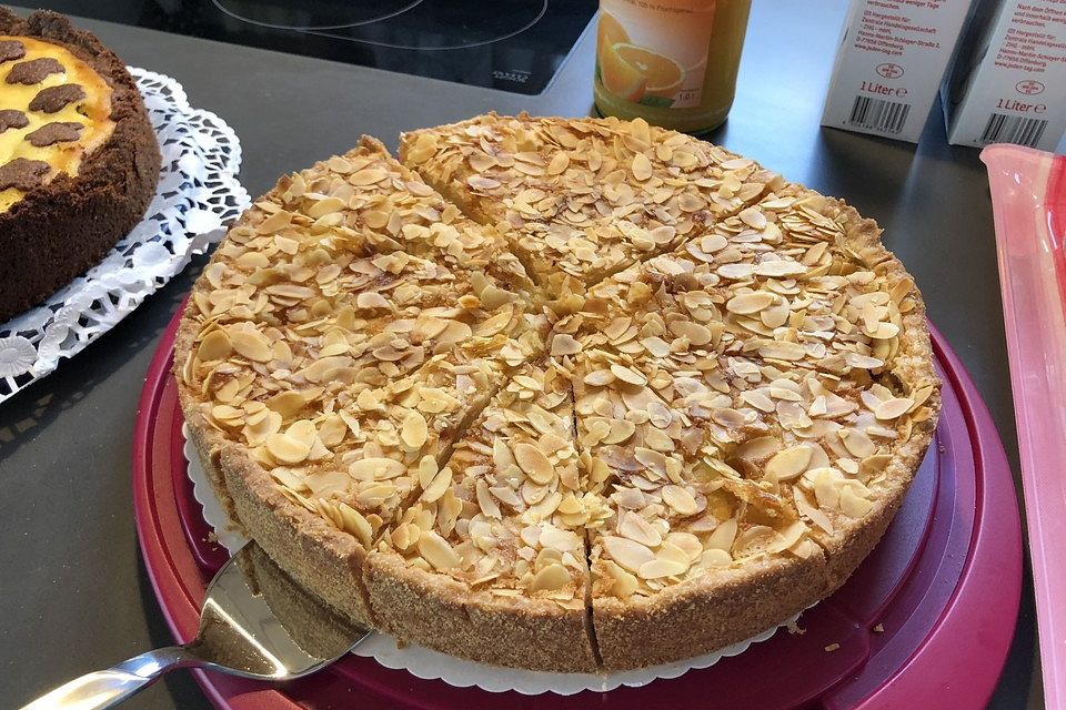 Apfelkuchen mit Mandeldecke