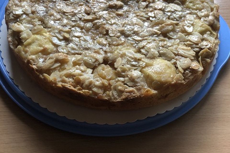 Apfelkuchen mit Mandeldecke