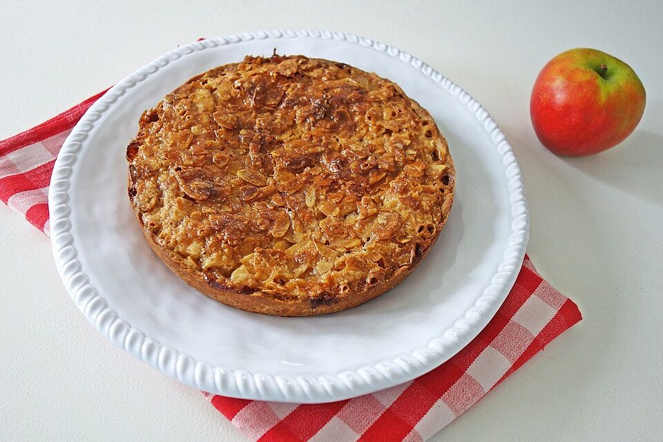 Apfelkuchen mit Mandeldecke