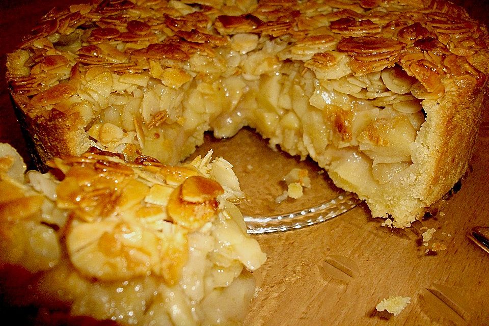 Apfelkuchen mit Mandeldecke