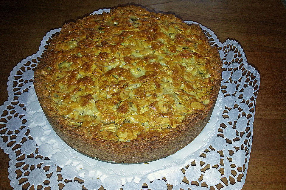 Apfelkuchen mit Mandeldecke