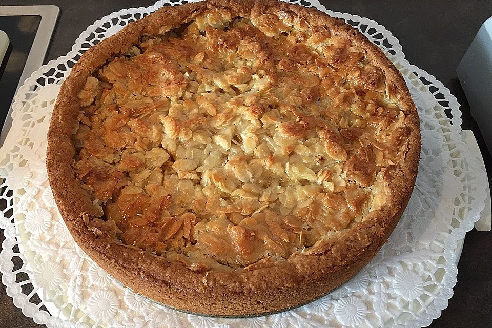 Apfelkuchen mit Mandeldecke