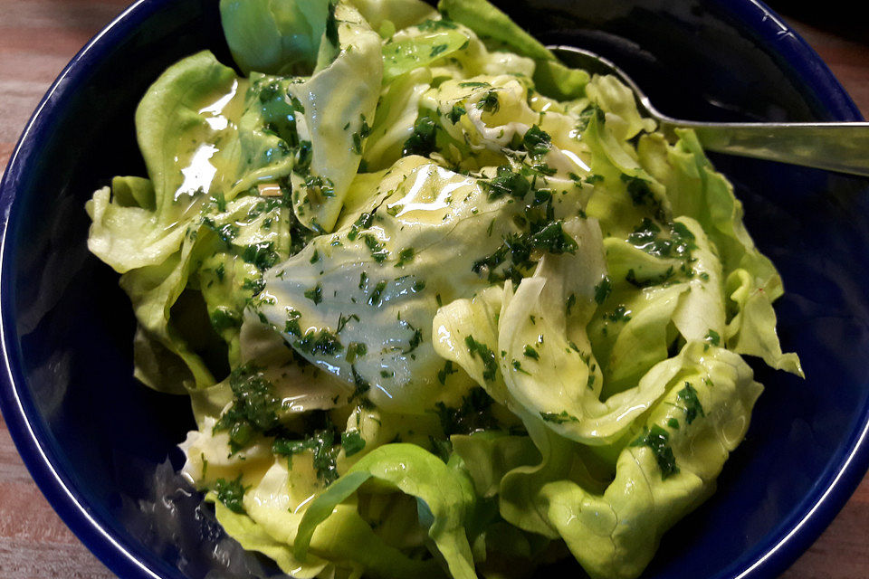 Kopfsalat mit Kräutervinaigrette