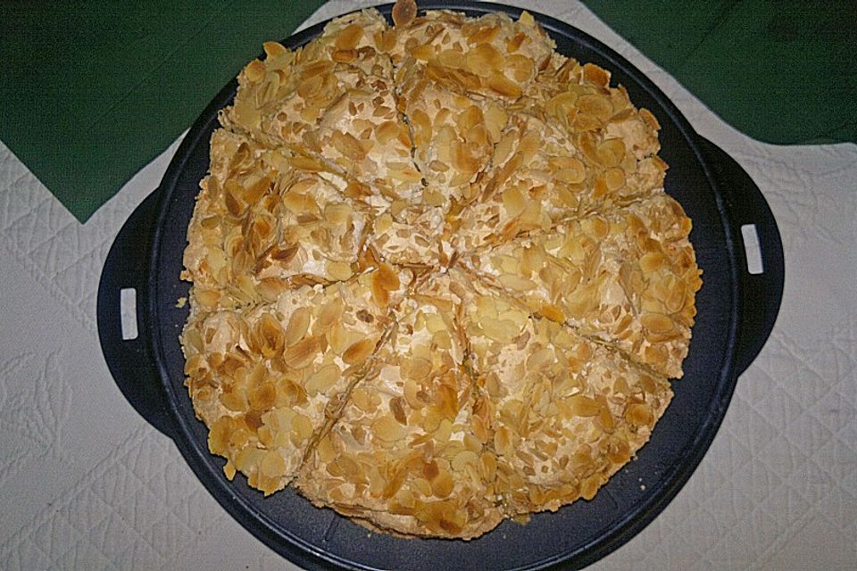 Stachelbeer - Sahne - Baiser - Torte