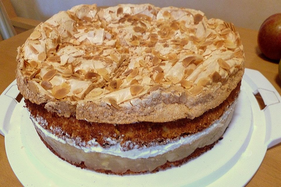 Stachelbeer - Sahne - Baiser - Torte