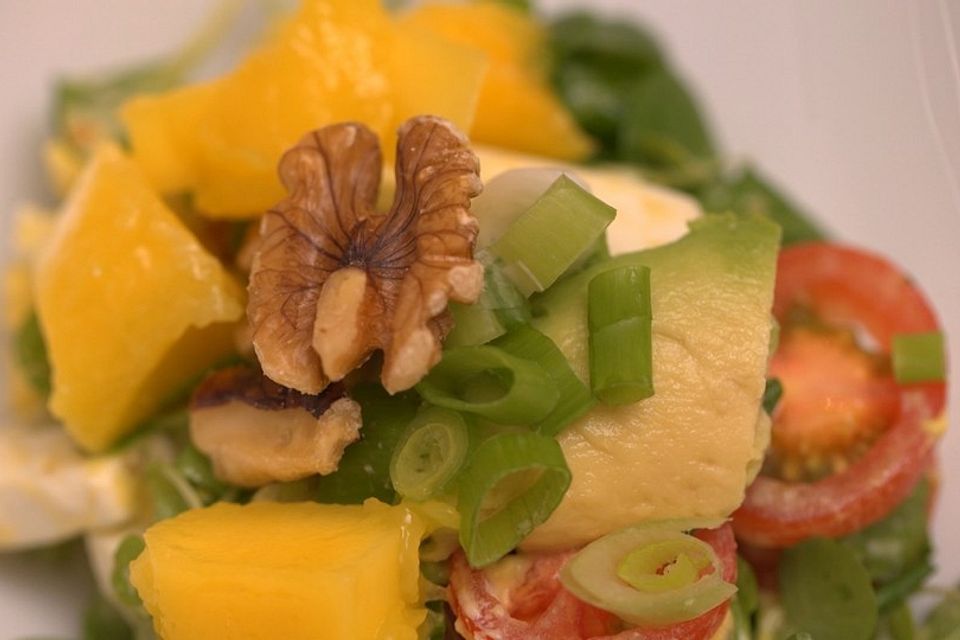 Avocado-Mango-Salat