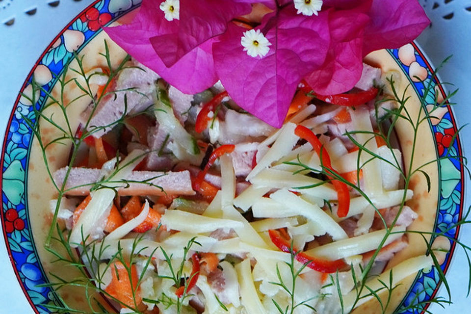 Baseler Wurstsalat mit Emmentaler