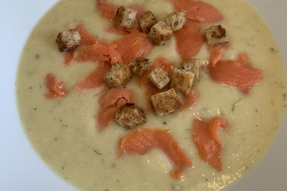 Fenchelsuppe mit Räucherlachs