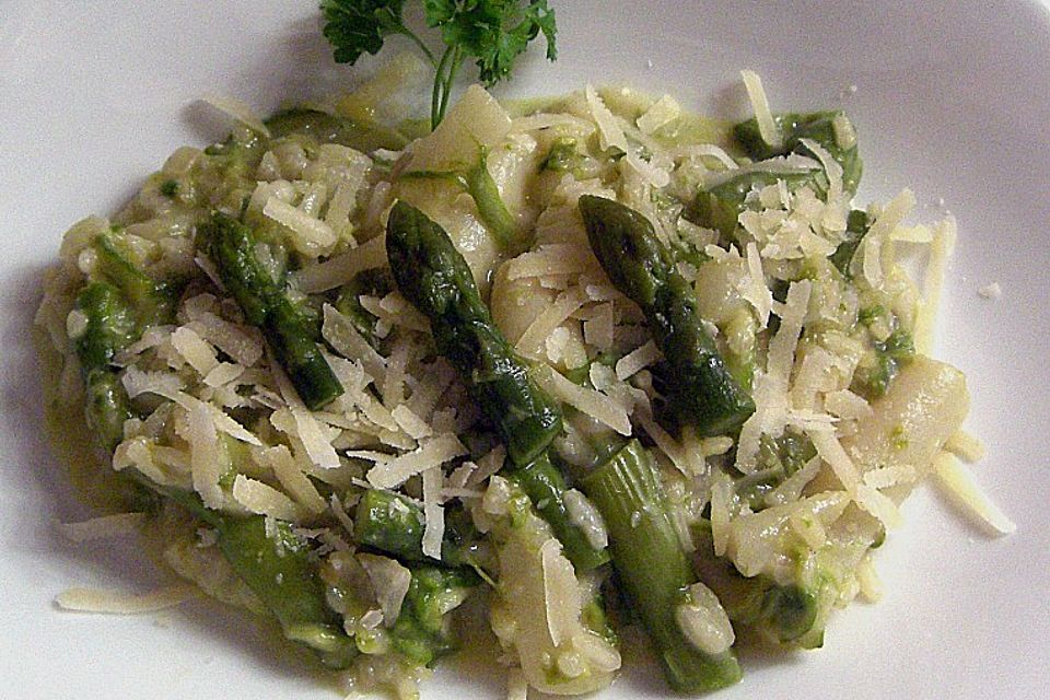 Spargelrisotto mit Erbsen