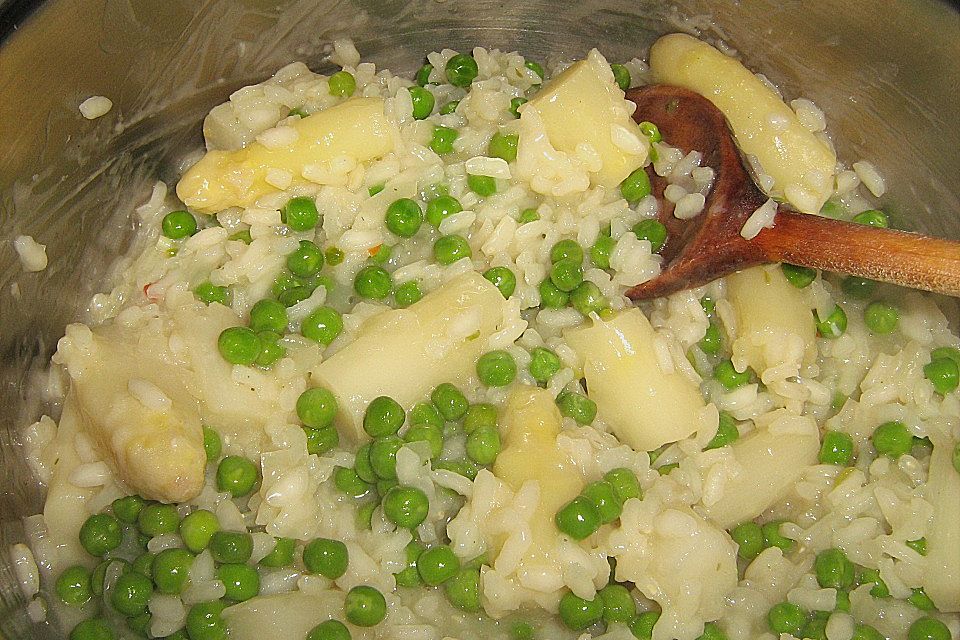 Spargelrisotto mit Erbsen