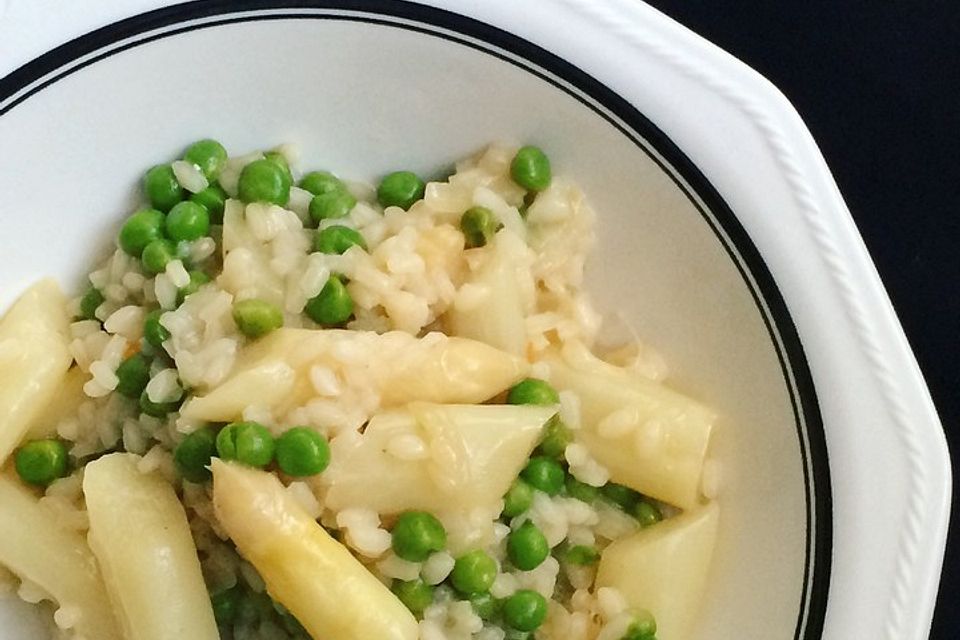 Spargelrisotto mit Erbsen