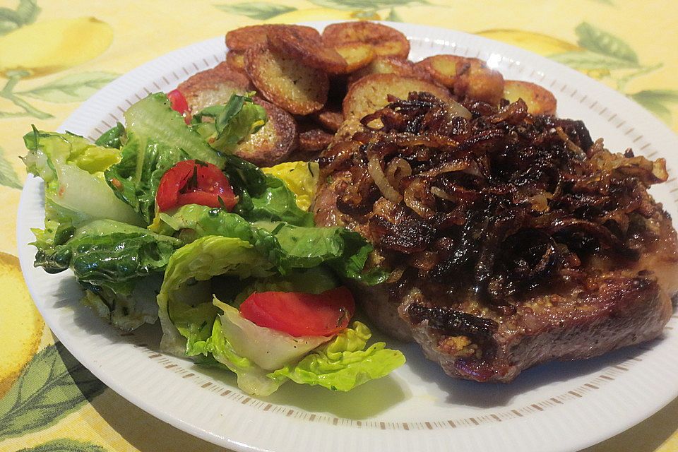 Filetsteak mit Röstzwiebeln