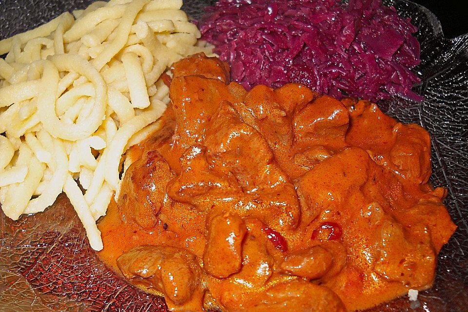 Delikates Wildgulasch mit Spätzle