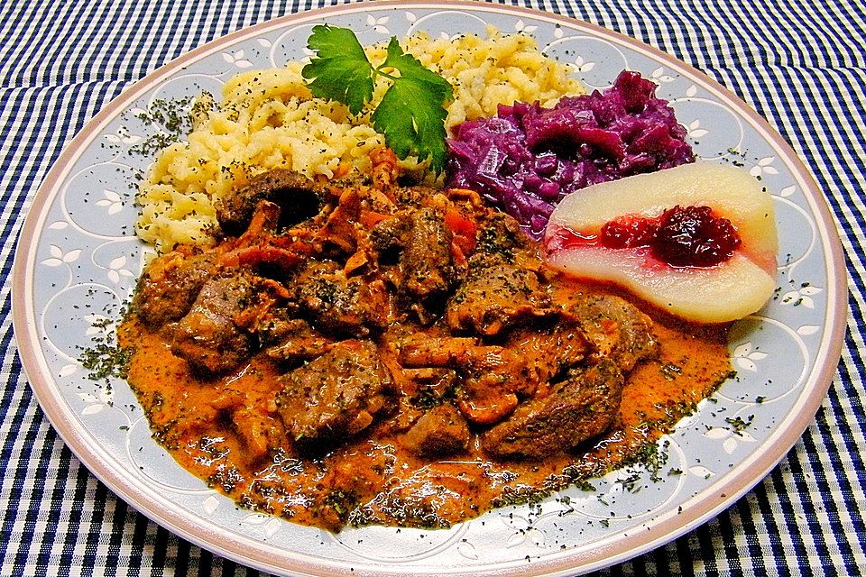 Delikates Wildgulasch mit Spätzle