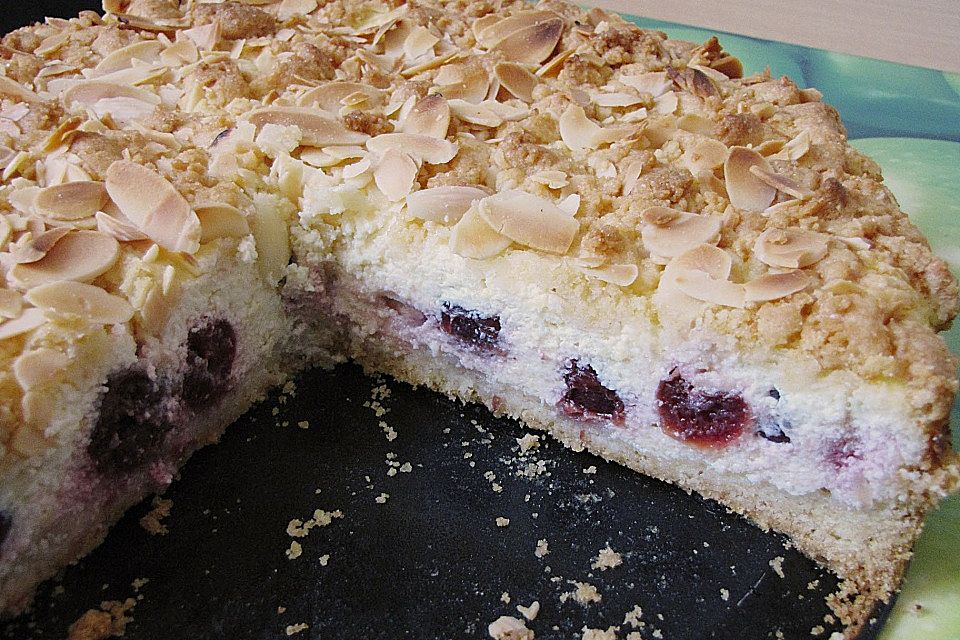 Krümeltorte mit Kirsch-Quarkfüllung