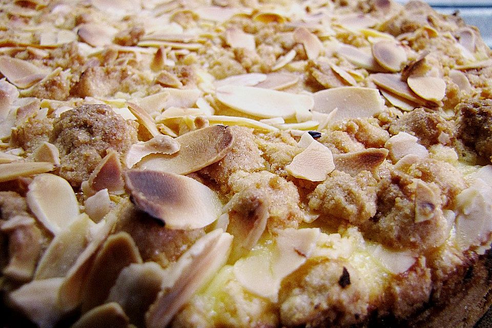 Krümeltorte mit Kirsch-Quarkfüllung