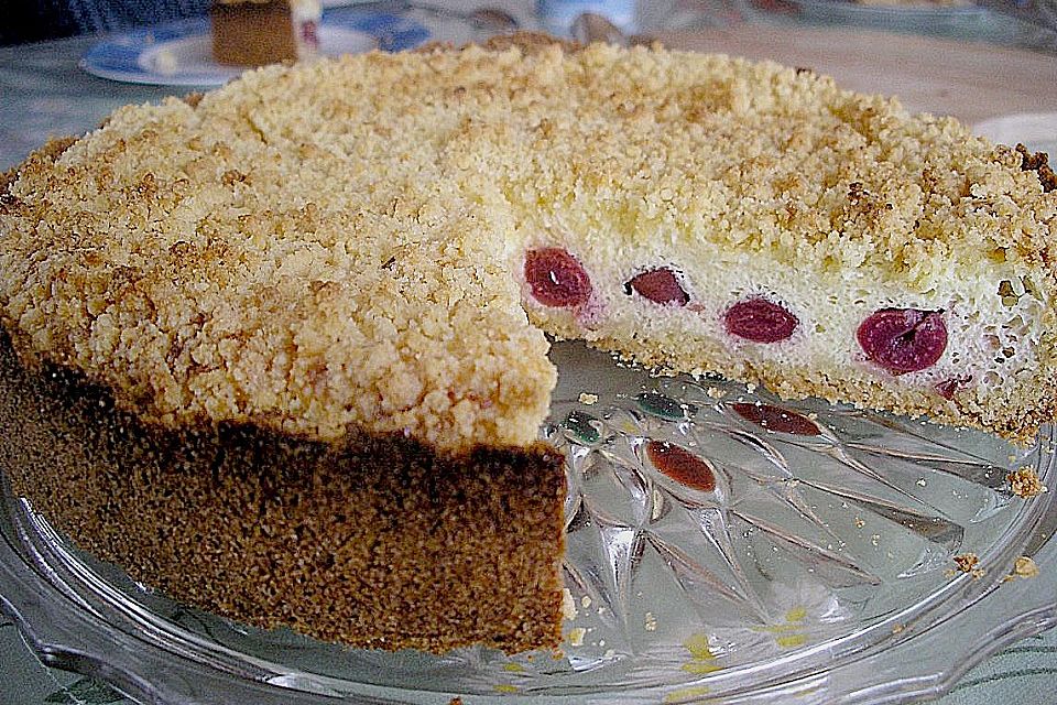 Krümeltorte mit Kirsch-Quarkfüllung