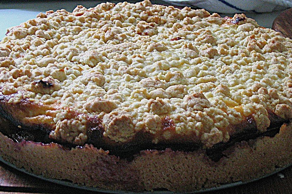 Krümeltorte mit Kirsch-Quarkfüllung