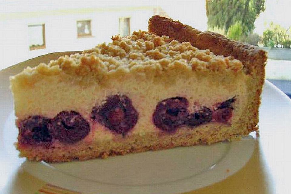 Krümeltorte mit Kirsch-Quarkfüllung