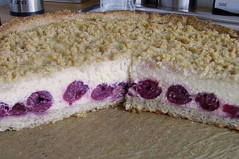 Krümeltorte mit Kirsch-Quarkfüllung