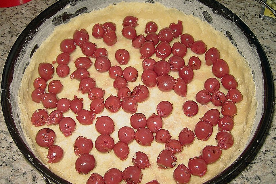 Krümeltorte mit Kirsch-Quarkfüllung