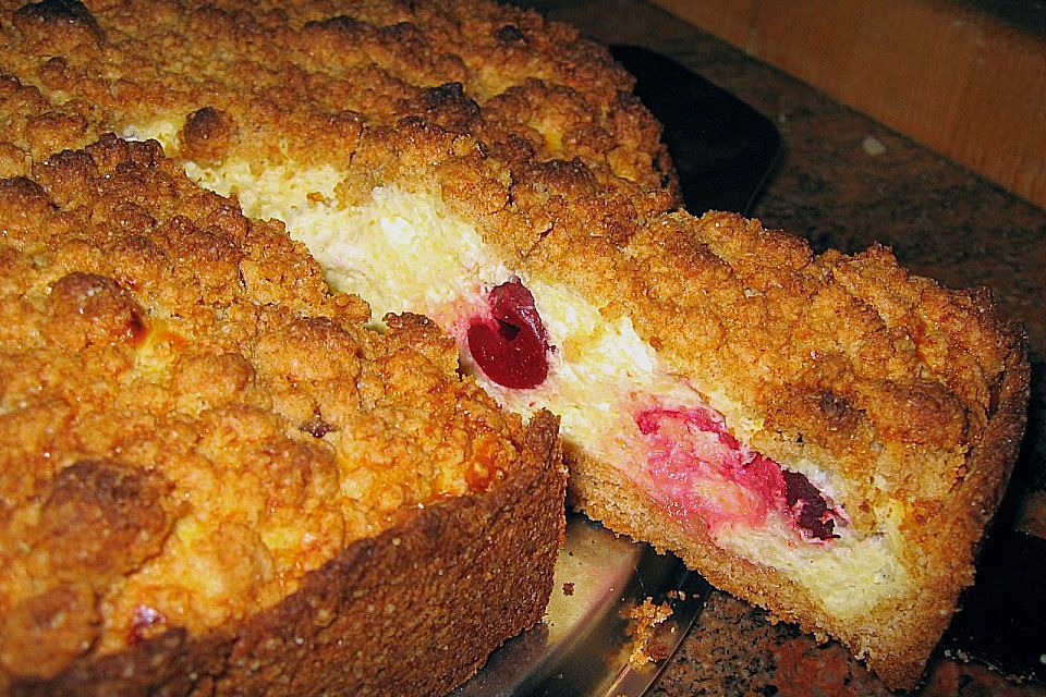 Krümeltorte mit Kirsch-Quarkfüllung