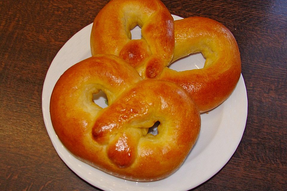 Brezel aus Quark - Ölteig