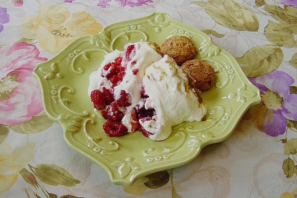 Himbeeren unter Knusperdecke