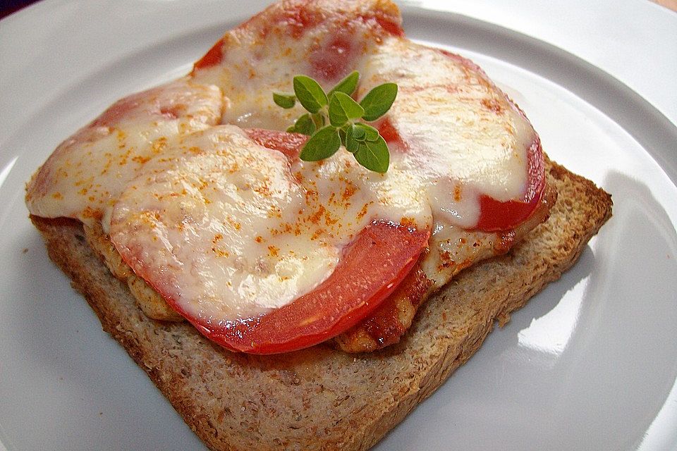 Hähnchentoast mit Mozzarella überbacken