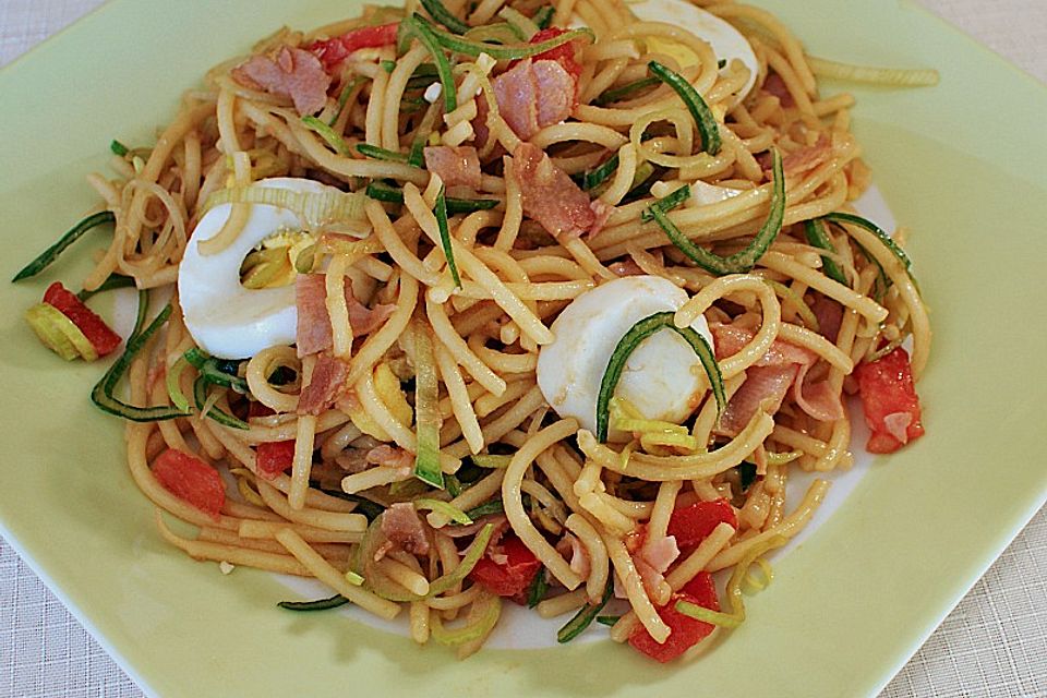 Chinesischer Spaghettisalat