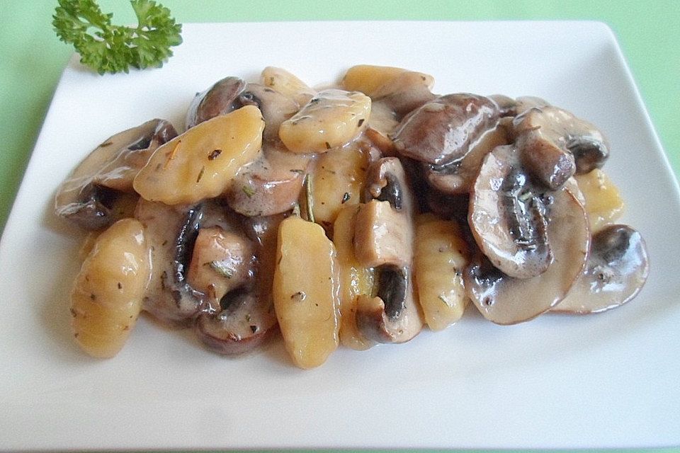 Schnelle Gnocchi mit Champignons