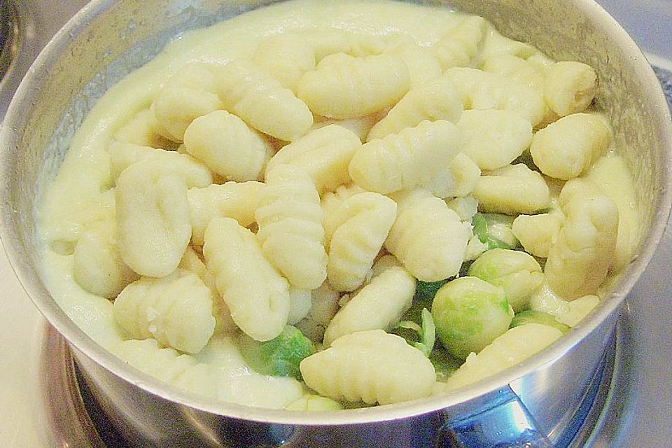 Gnocchi mit Rosenkohl