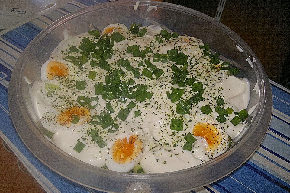 Fruchtig-pikanter Schichtsalat