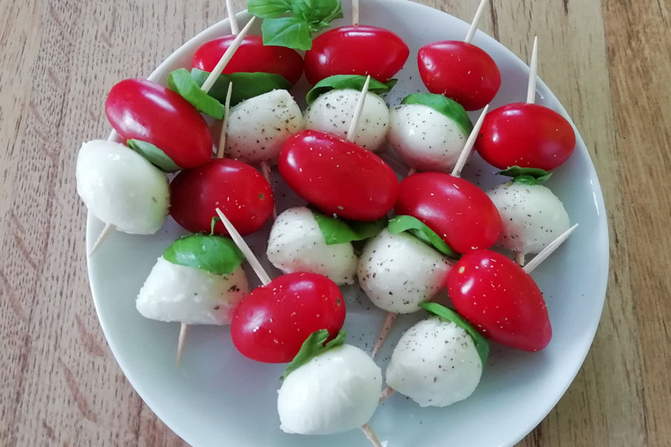 Mozzarella - Tomaten Spieße