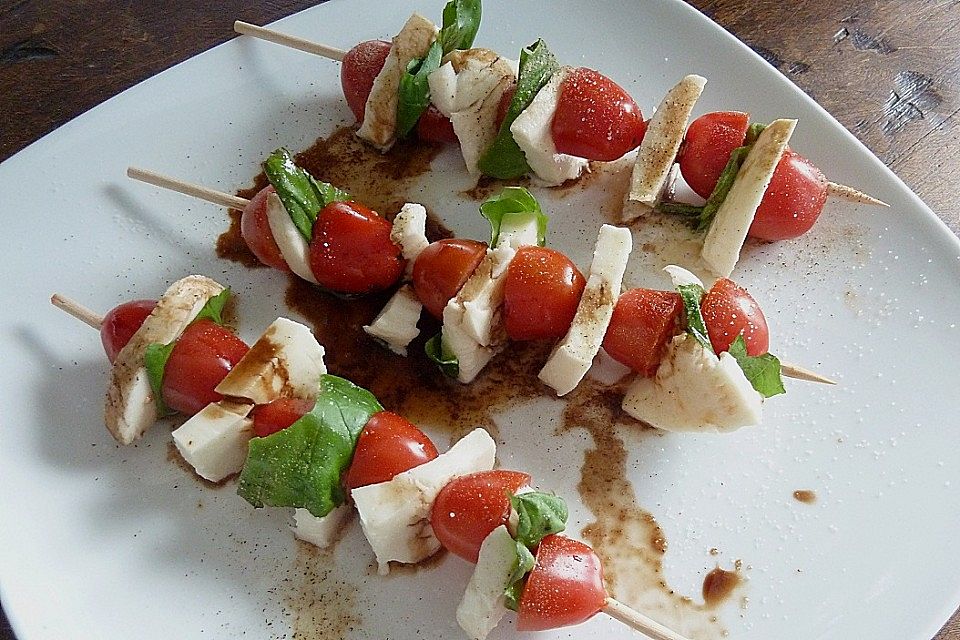 Mozzarella - Tomaten Spieße