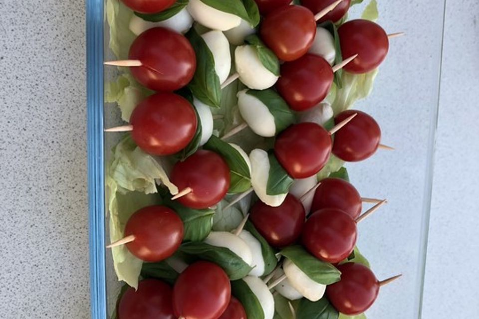 Tomaten-Mozzarella-Spieße