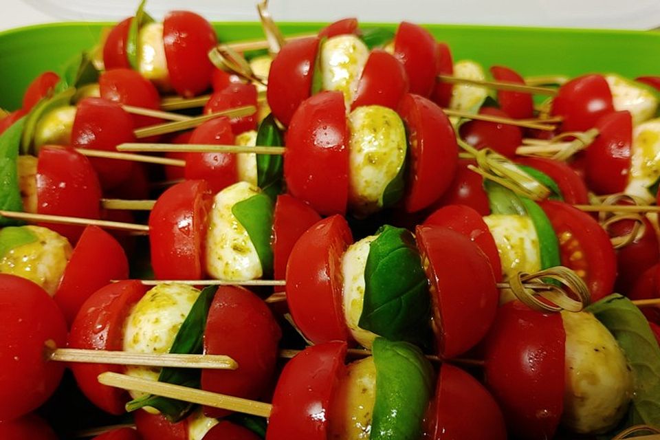 Tomaten-Mozzarella-Spieße