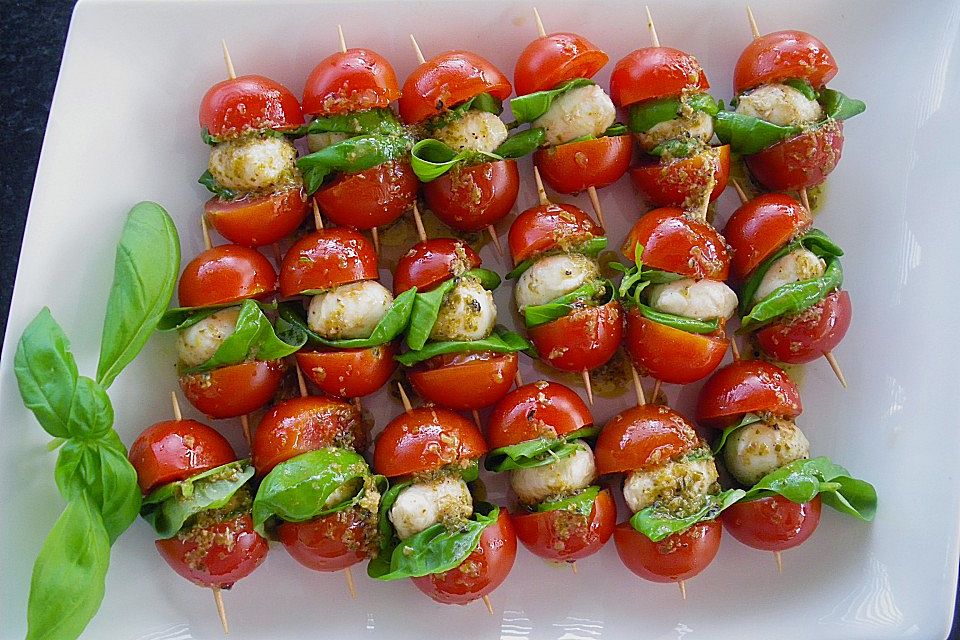 Tomaten-Mozzarella-Spieße