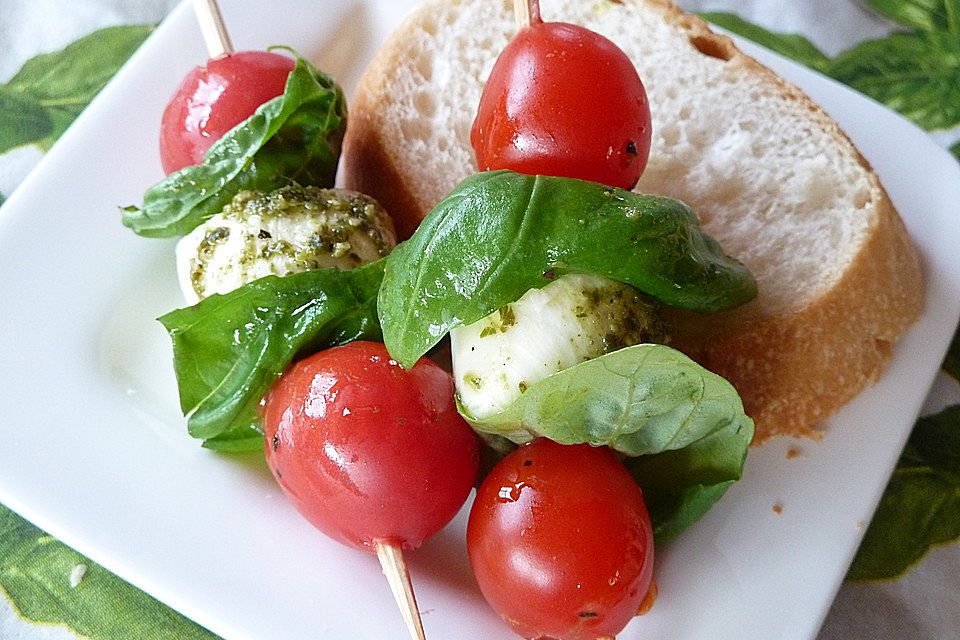 Tomaten-Mozzarella-Spieße