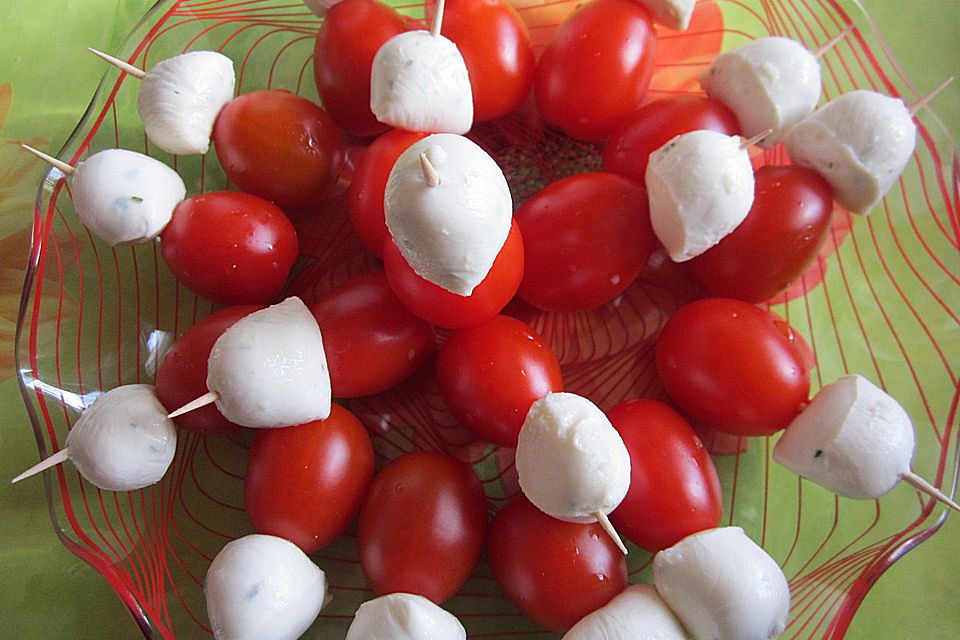 Tomaten-Mozzarella-Spieße